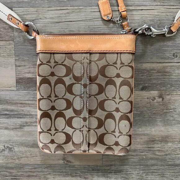 Vintage Coach Monogram Crossbody Shoulder Bag K05J-6442 - Picture 5 of 6